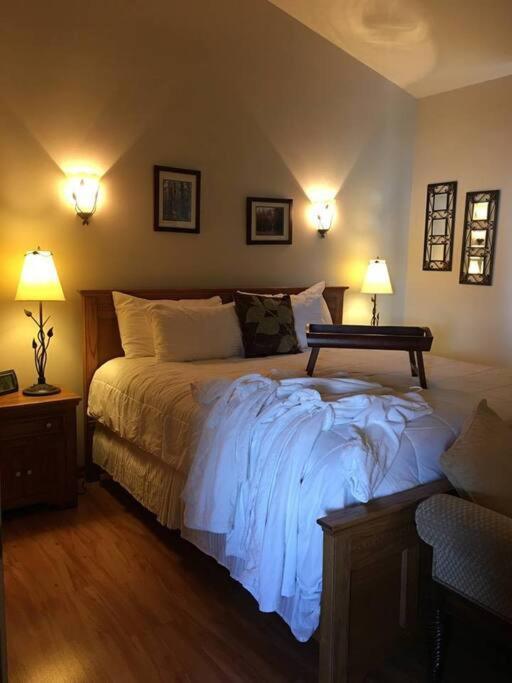 Oceanfront Allyn Apartment Екстериор снимка